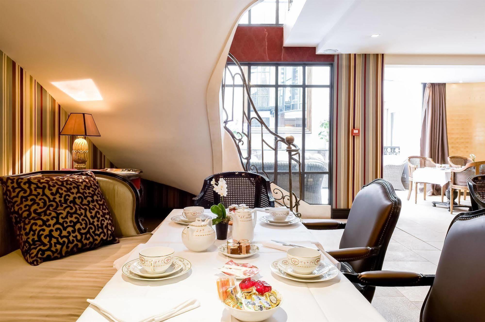 Hotel Chateaubriand Paris Luaran gambar