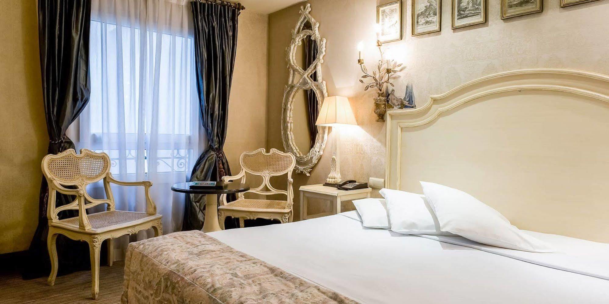 Hotel Chateaubriand Paris Luaran gambar